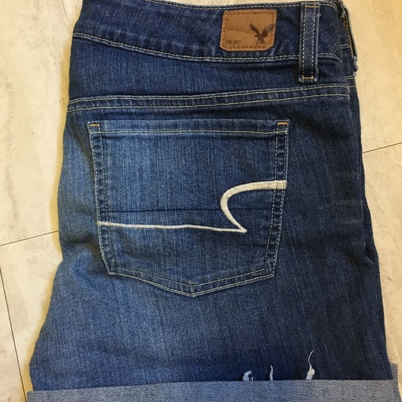 American Eagle stretch shorts size 12 - Picture 2 of 4